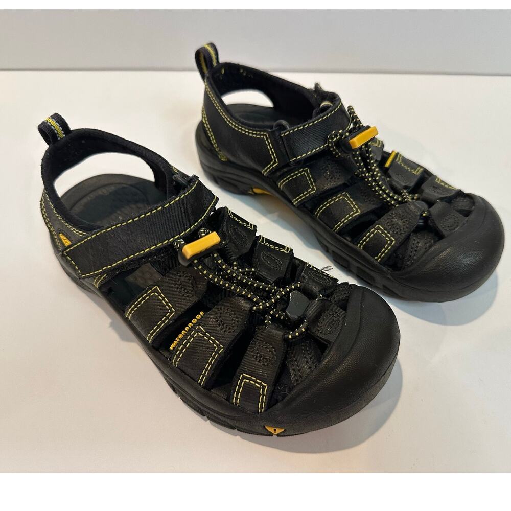 KEEN Newport Waterproof Hiking Sandals Youth Size 1 Black Outdoor Trail Shoes
